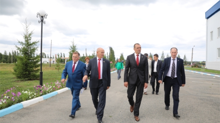 Глава Чувашии Михаил Игнатьев посетил физкультурный оздоровительный комплекс «Атал»