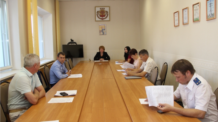 Заседание межведомственной оперативной рабочей группы по урегулирования платежей и расчетов при комиссии по повышению устойчивости социально-экономического развития Новочебоксарска