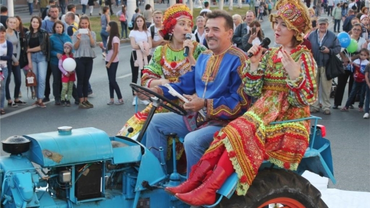 Музей истории трактора, ПАО «ЧАЗ» и ПАО «Промтрактор» поздравили чебоксарцев с 549-летием родного города