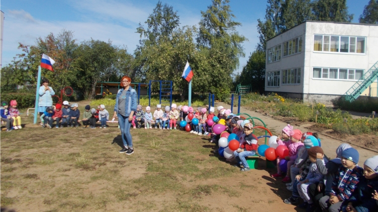 Под символом славным могучей державы