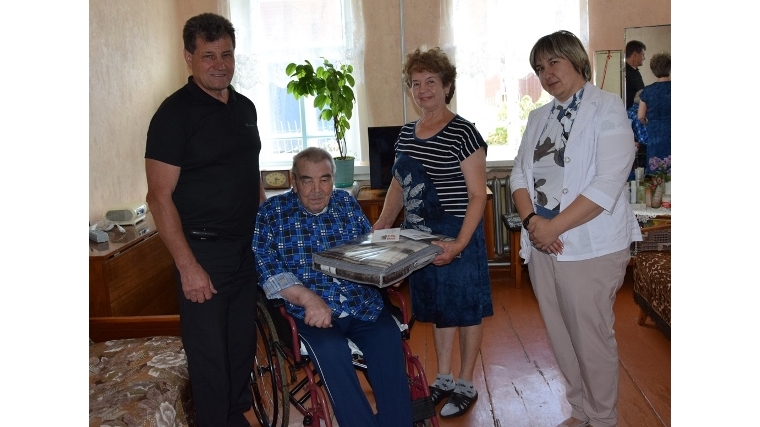 В Московском районе г. Чебоксары состоялось чествование участников Курской битвы на дому