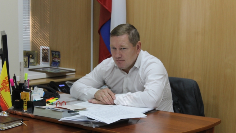 В районной администрации состоялось традиционное еженедельное совещание под председательством главы администрации Шемуршинского района Владимира Денисова