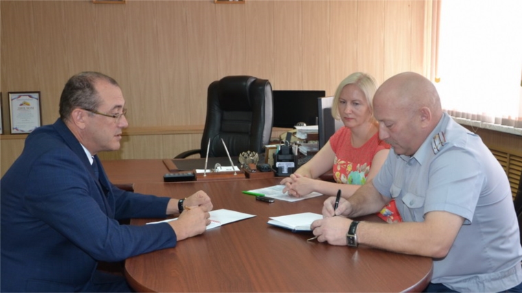 _Обсуждены вопросы сотрудничества администрации города Алатыря с исправительной колонией №2