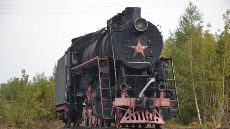 Улицу Гагарина в Алатыре украсил старинный паровоз