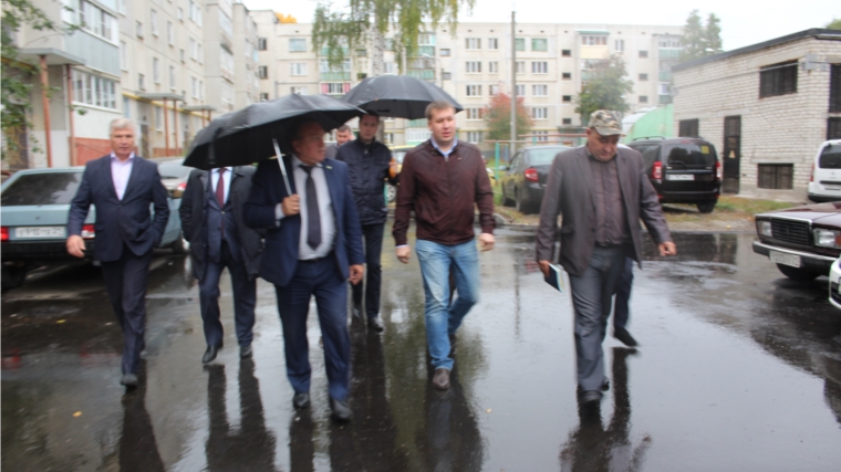 Ремонт внутридворовых территорий на контроле главы города и депутатов НГСД