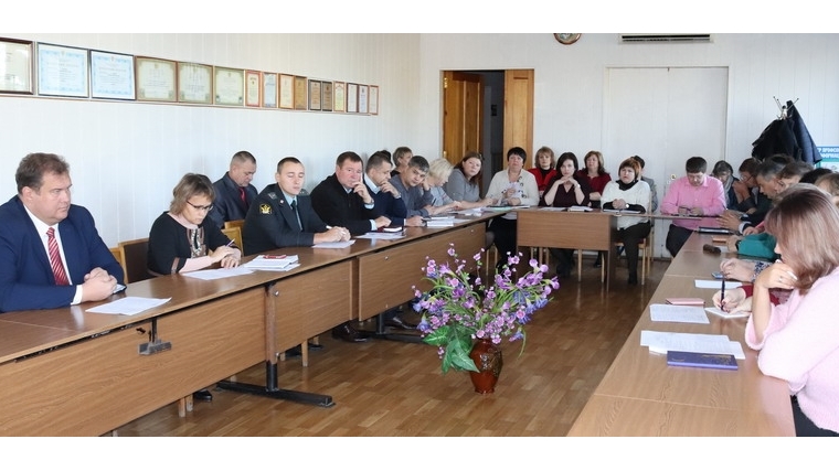 _Актуальные вопросы обсуждены в ходе ежемесячного совещания в администрации города Алатыря