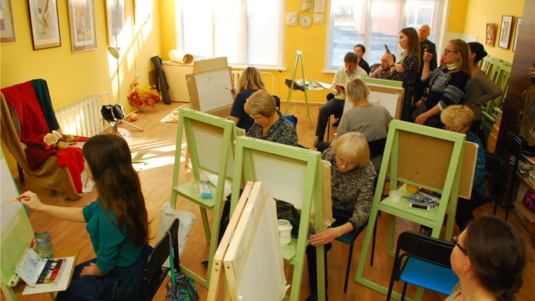 В Художественной школе Новочебоксарска прошли мастер-классы Академии акварели и изящных искусств Сергея Андрияки