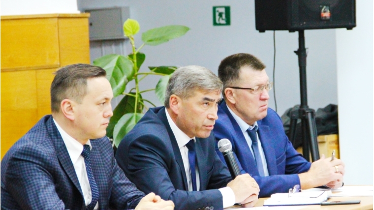 Новая система обращения с коммунальными отходами и подготовка к зиме – главные вопросы городского хозяйства города Чебоксары