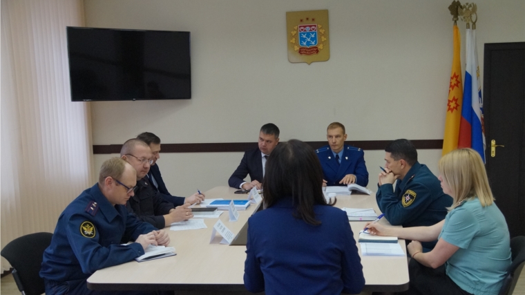 В администрации Ленинского района обсуждены вопросы общественной и пожарной безопасности