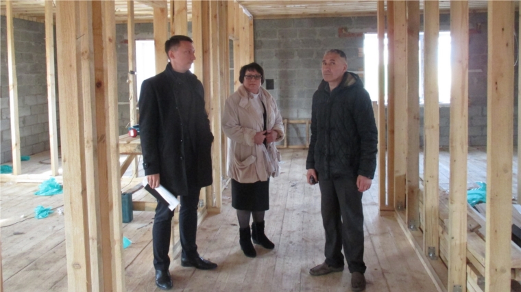 Глава администрации Алатырского района Н.И. Шпилевая в ходе рабочей поездки посетила село Старые Айбеси