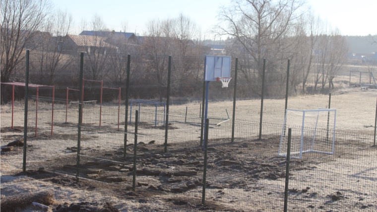 В Карабай - Шемуршинском сельском поселении строится универсальная спортивная площадка