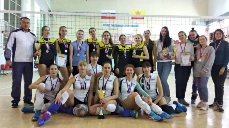 В Комсомольском районе состоялся турнир по волейболу среди женских команд городов Поволжья &quot;Кубок Дружбы&quot;