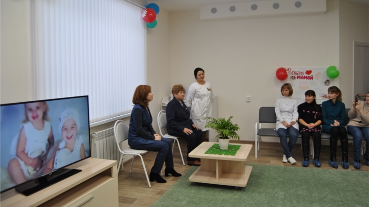 Депутат Госсовета Чувашии Елена Бадаева встретилась с будущими матерями