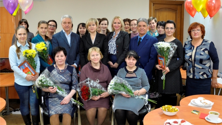 В АО «ЭЛАРА» поздравили многодетных матерей