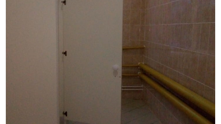 В Напольнокотякской средней школе завершились работы по капитальному ремонту туалетных помещений