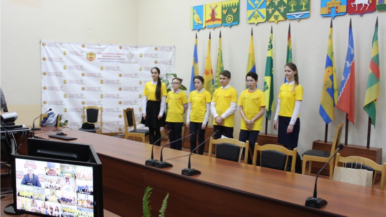 В администрации Шемуршинского района состоялся флешмоб волонтерства в виде видеоконференц-связи