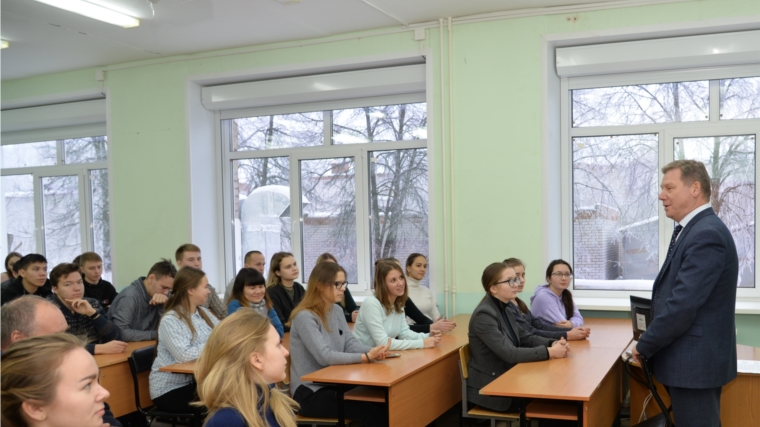 Глава города Чебоксары Евгений Кадышев в рамках Единого информационного дня встретился со студентами