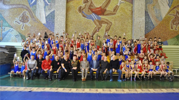 Новогодний турнир по вольной борьбе на призы депутата Госсовета Чувашии Елены Бадаевой