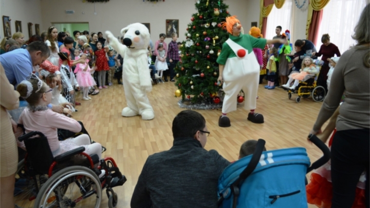 В Реабилитационном центре для детей проходят новогодние программы