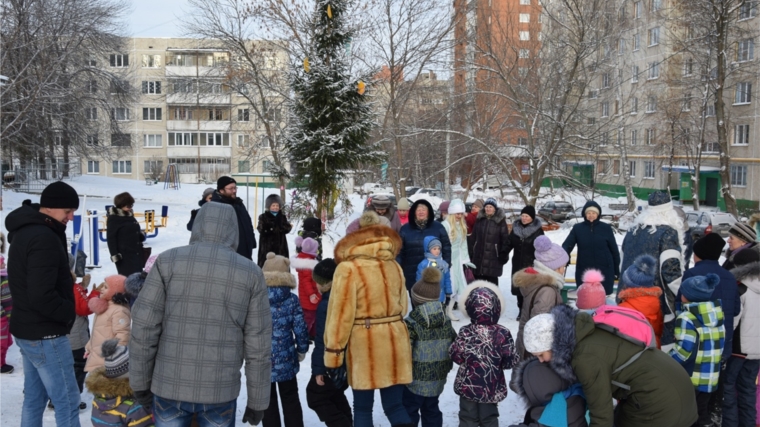 Новогоднее представление в ТОС «Гузовский»