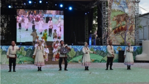 Семейный ансамбль «Выйкат» на Всероссийском фестивале исполнителей народной песни «Завалинка» в Республике Коми