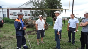 Глава администрации Яльчикского района Николай Миллин ознакомился с ходом строительных работ в деревне Новое Байдеряково