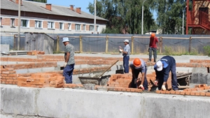 Начались строительные работы по кладке стен начальной школы в г.Ядрин