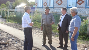 Глава администрации Шемуршинского района Владимир Денисов в ходе рабочей поездки ознакомился со строительством автомобильных дорог