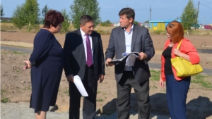 Глава администрации Мариинско-Посадского района А.А. Мясников осмотрел строительные объекты, которые участвуют в муниципальной программе «Формирование современной городской среды"