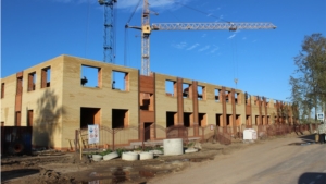 В Ядрине продолжается строительство здания новой школы для учащихся начальных классов