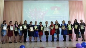 В Мариинско-Посадском районе поздравили педагогов и ветеранов педагогического труда с Днем учителя