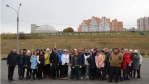 Сотрудники администрации города Новочебоксарска - на субботнике на набережной