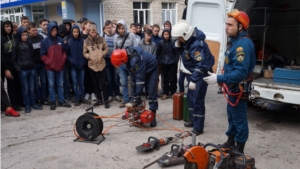 В рамках месячника гражданской обороны в г. Чебоксары в учебных корпусах и студенческих общежитиях столичного техникума прошли учебные пожарные тревоги