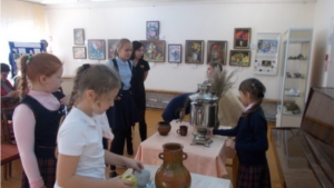 Учащиеся Порецкой детской школы искусств познакомились с экспозицией картинной галереи «Искусство натюрморта