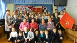 В Балдаевской школе состоялось торжественное мероприятие в честь 100-летия комсомола