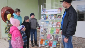 В рамках районной акции «Молодёжь за здоровый образ жизни» МБУК «Централизованная библиотечная система» Шемуршинского района организовала уличную акцию – призыв