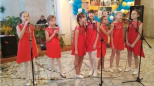 Работники АУ «Централизованная клубная система» Шемуршинского района организовали осенний бал для детей «Закружилась листва золотая»