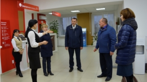 Глава администрации Яльчикского района ознакомился с обновленным МФЦ