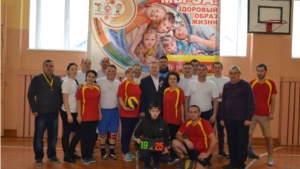 В День народного единства в Шемуршинском районе прошел товарищеский турнир по волейболу