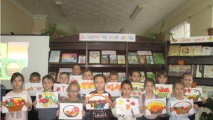 В дни осенних каникул в  Ядринской  детской библиотеке  проходят осенние  чтения «Осени пора золотая»
