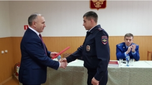 Глава администрации Красноармейского района Александр Кузнецов принял участие в чествовании сотрудников МО МВД России «Цивильский»