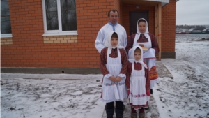 Многодетная семья Шуряшкиных из с. Чурачики получила ключи от нового дома