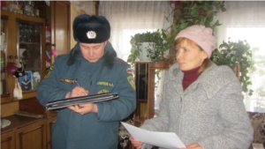 В Батыревском районе сотрудники МЧС проводят профилактические рейды