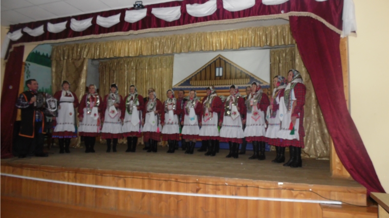 Куç тулли илемлĕ концерта пӑхса савӑнчĕç Пучинкесем