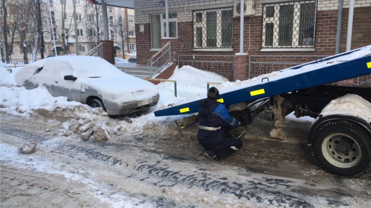В Ленинском районе выполнена широкомасштабная работа по очистке дворовых территорий от снега