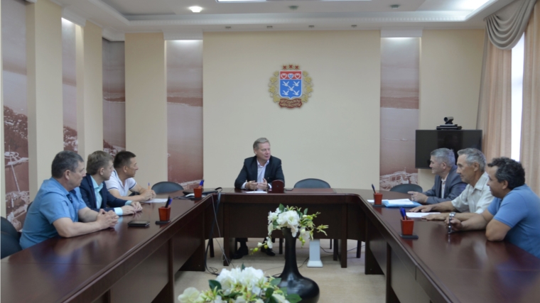 На встрече с главой города Чебоксары Евгением Кадышевым обсуждена возможность проведения школьного турнира по гиревому спорту