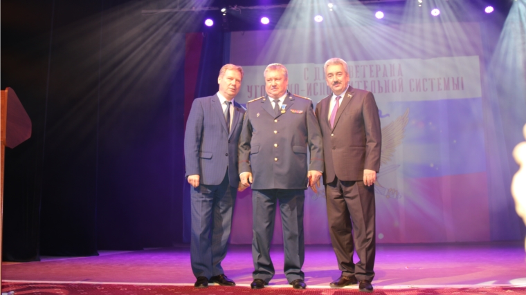 Евгений Кадышев поздравил ветеранов уголовно-исполнительной системы
