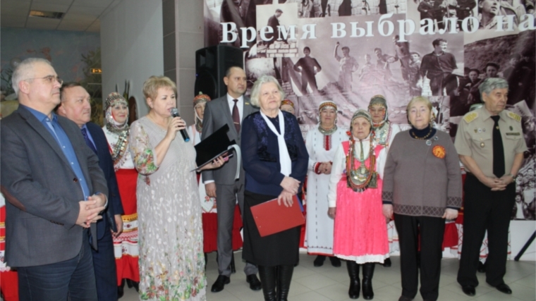 «Многоквартирная деревня: Шордан - 13 шагов к городу»- это глубокий исторический анализ судеб простого человека и деревни в условиях возрастающей урбанизации.