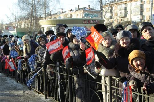 Глава города Чебоксары вместе с горожанами встретил эстафету Олимпийского огня