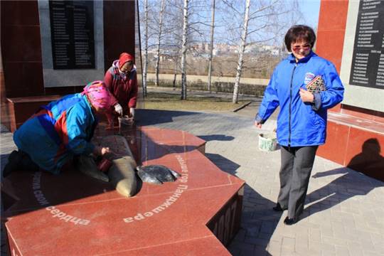 В преддверии открытия памятника воинам, погибшим в локальных конфликтах, состоялся субботник